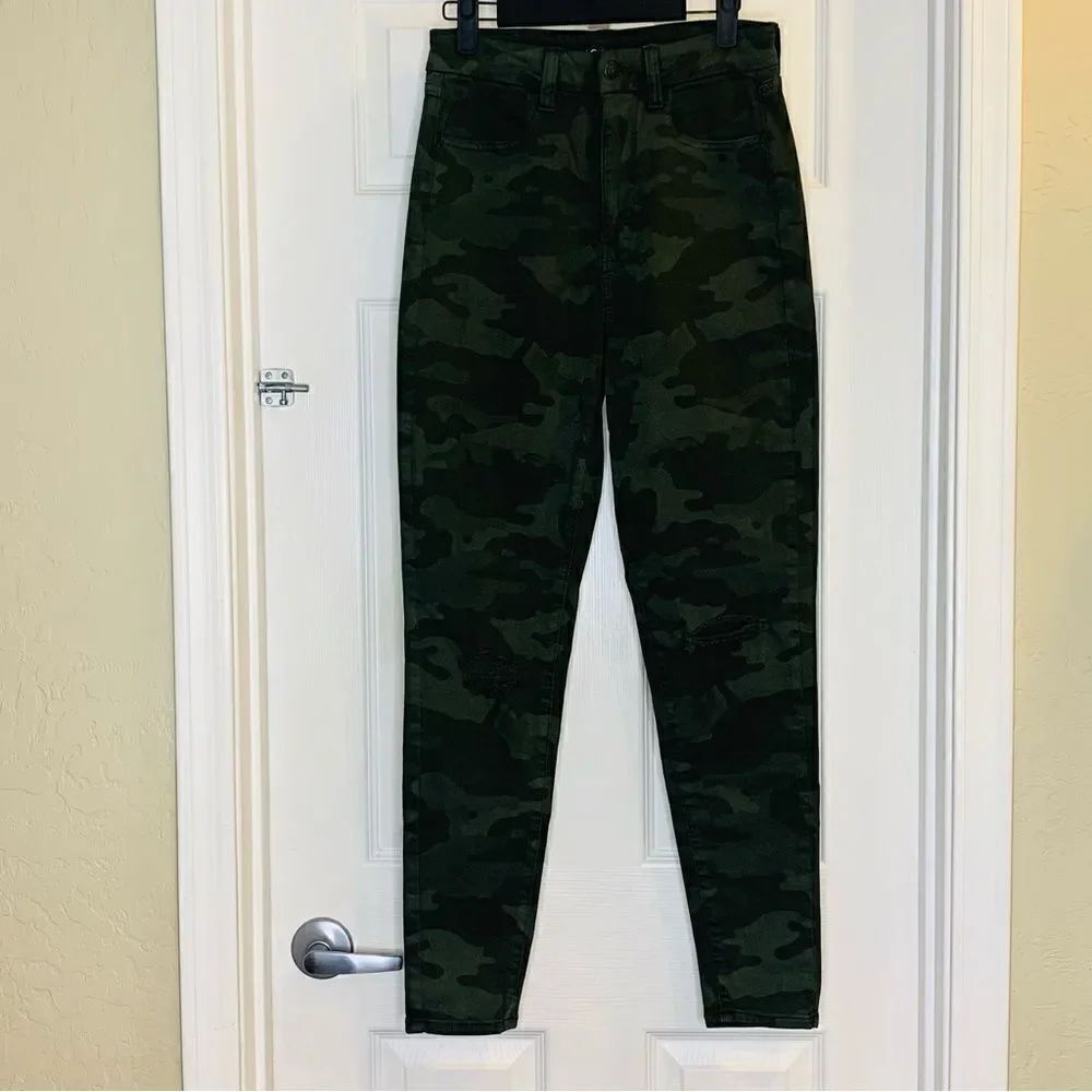 American Eagle Curvy Super Hi-Rise Jegging Green Camouflage Ripped Knee Size 6